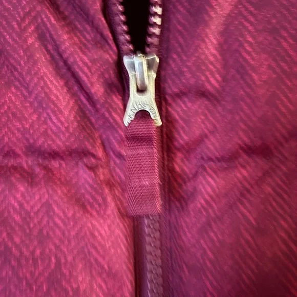 LAND’S END DOWN PUFFER VEST - Picture 3 of 4